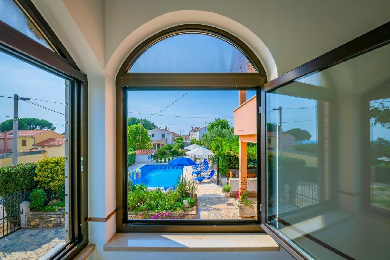 Villa Margerita With Private Pool, Yard And Parking Kaštelir Eksteriør bilde
