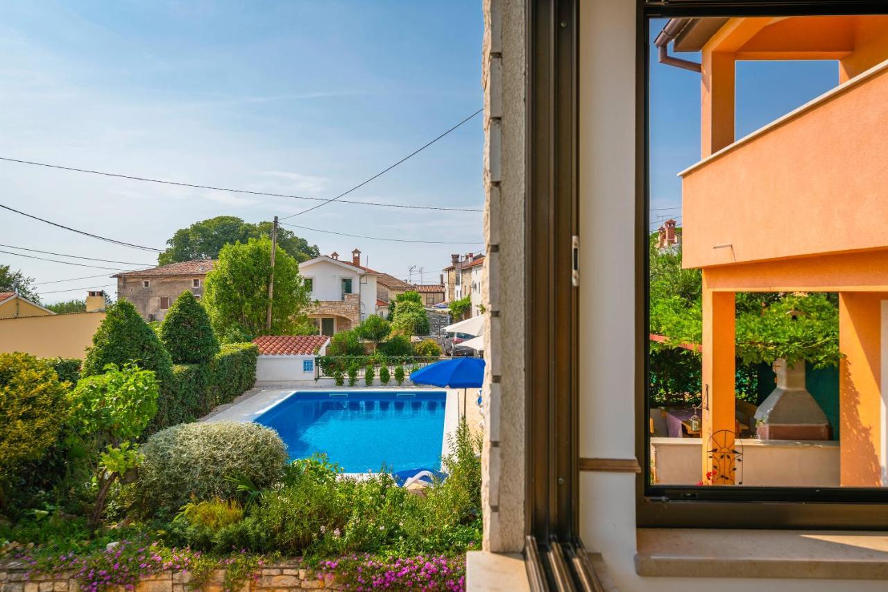 Villa Margerita With Private Pool, Yard And Parking Kaštelir Eksteriør bilde