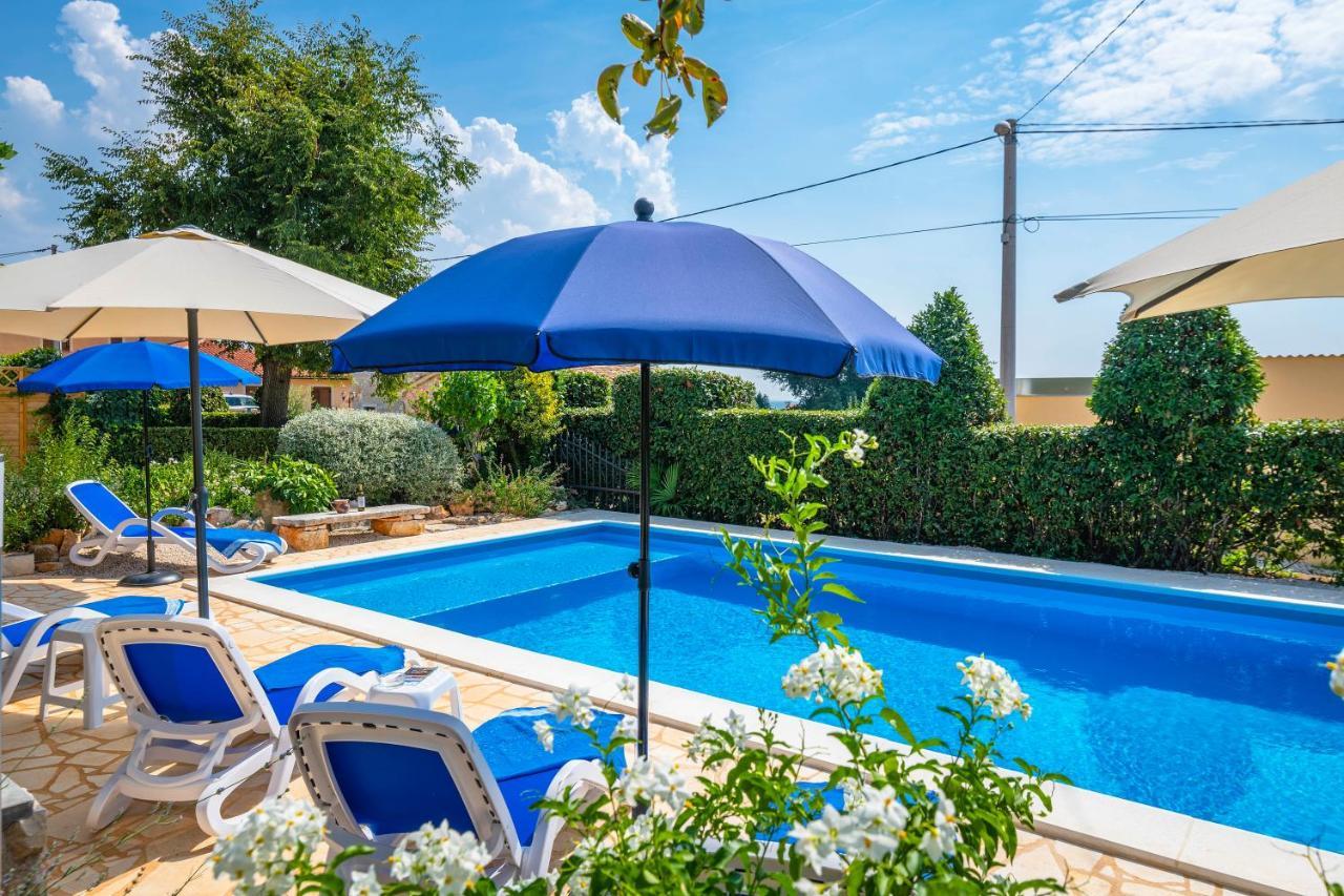 Villa Margerita With Private Pool, Yard And Parking Kaštelir Eksteriør bilde