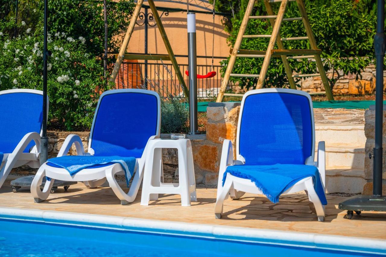 Villa Margerita With Private Pool, Yard And Parking Kaštelir Eksteriør bilde