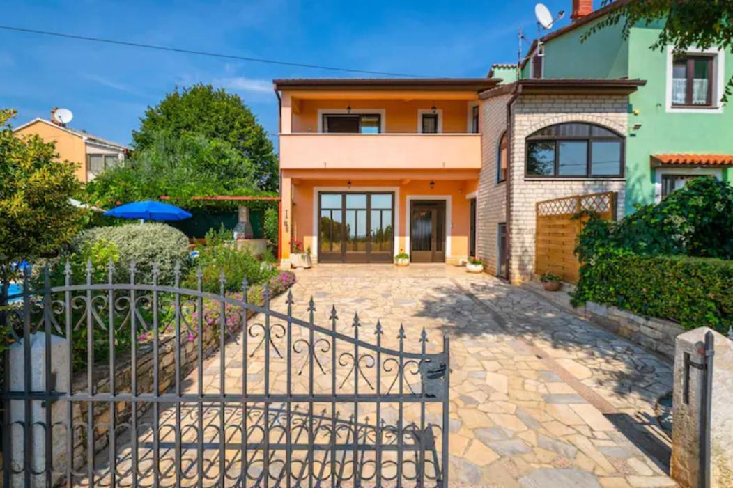 Villa Margerita With Private Pool, Yard And Parking Kaštelir Eksteriør bilde